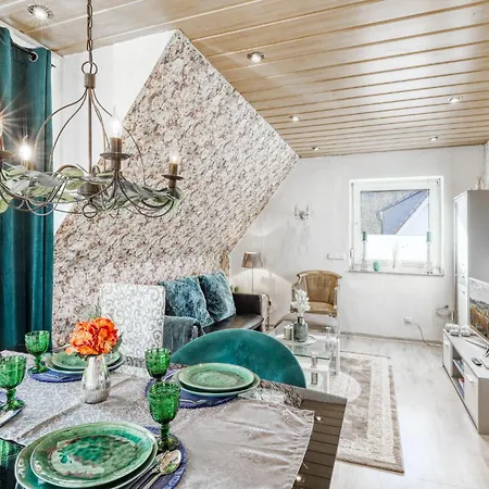 Awesome In With Kitchen Apartment *